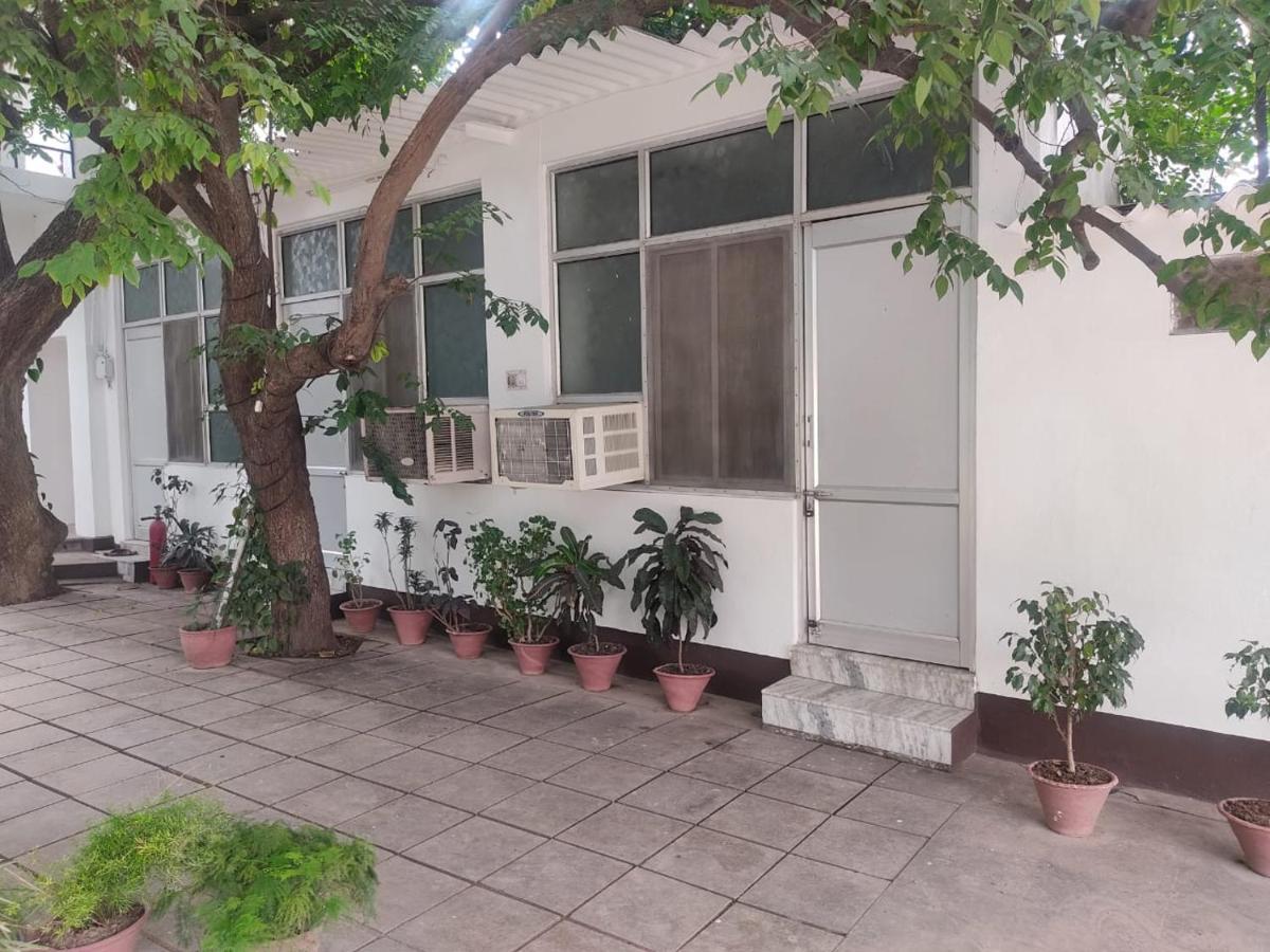 Vatika Homestay Varanasi Exterior foto
