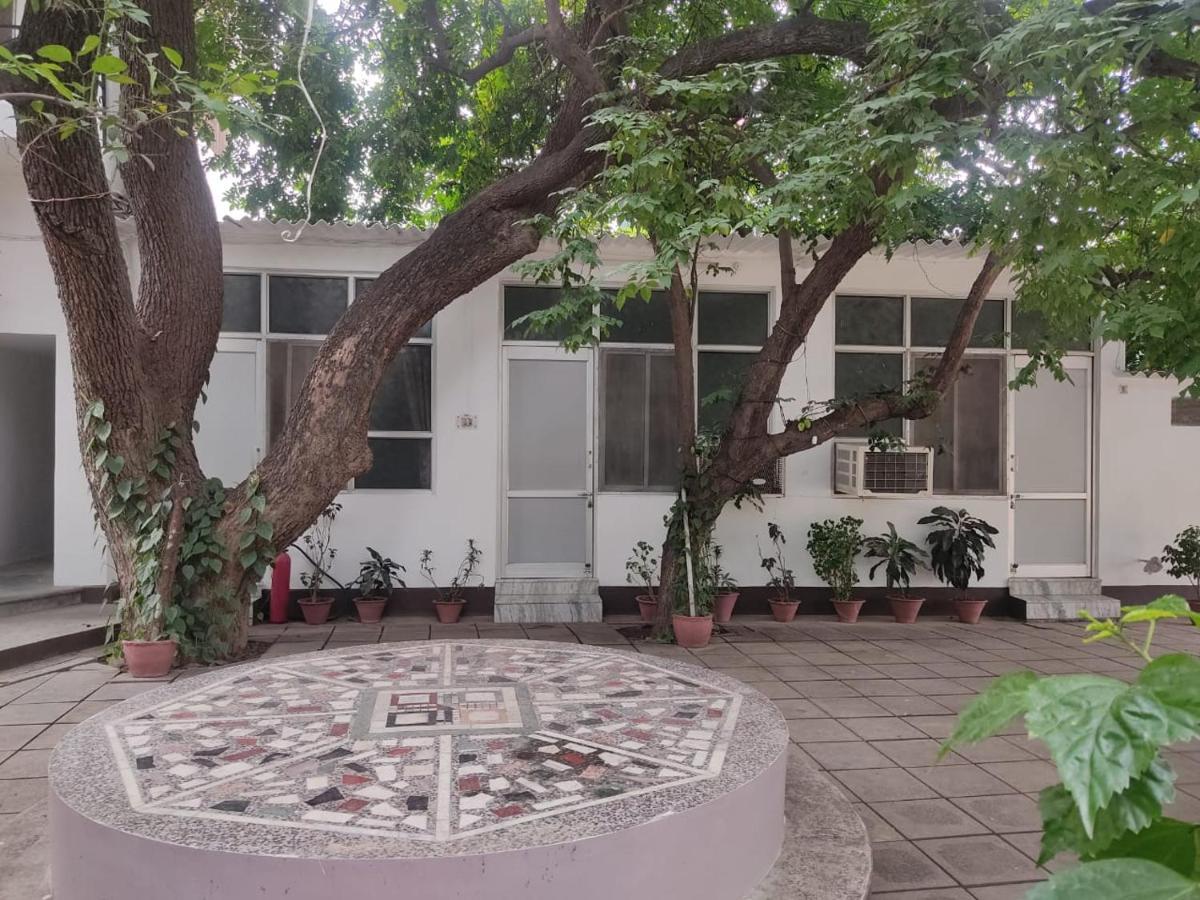 Vatika Homestay Varanasi Exterior foto