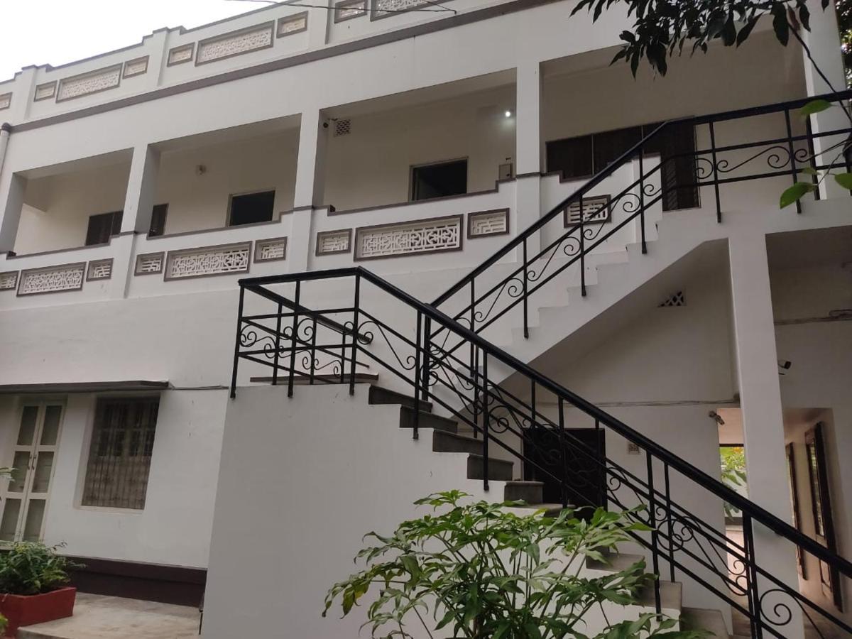 Vatika Homestay Varanasi Exterior foto