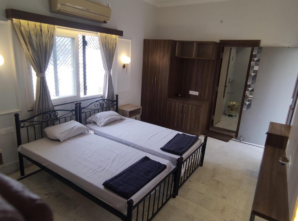 Vatika Homestay Varanasi Exterior foto